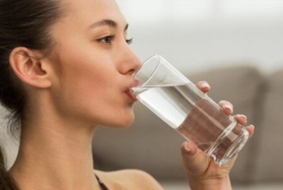 فواید نوشیدن آب و تاثیر آن بر روی بدن
