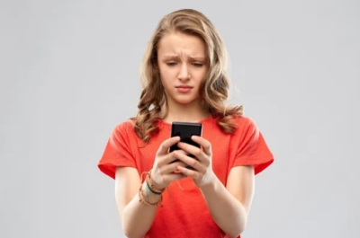 تاثیرات تلفن همراه بر نوجوانان چیست؟/love magazine