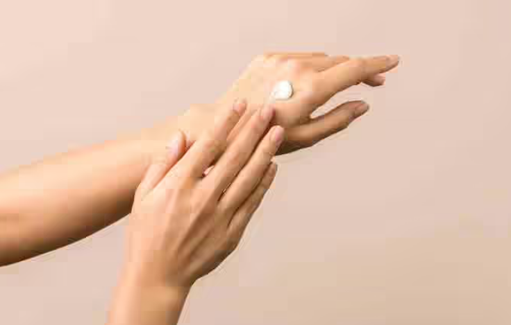 علت خشکی دست ها و چند راهکار طبیعی برای درمان آن/ love magazine