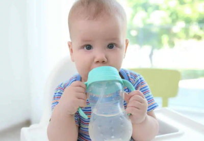 علت مسمومیت با آب در نوزادان چیست؟/ love magazine