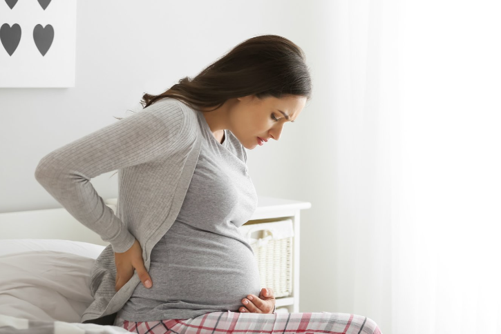 علت درد ناف در بارداری چیست؟/ love magazine
